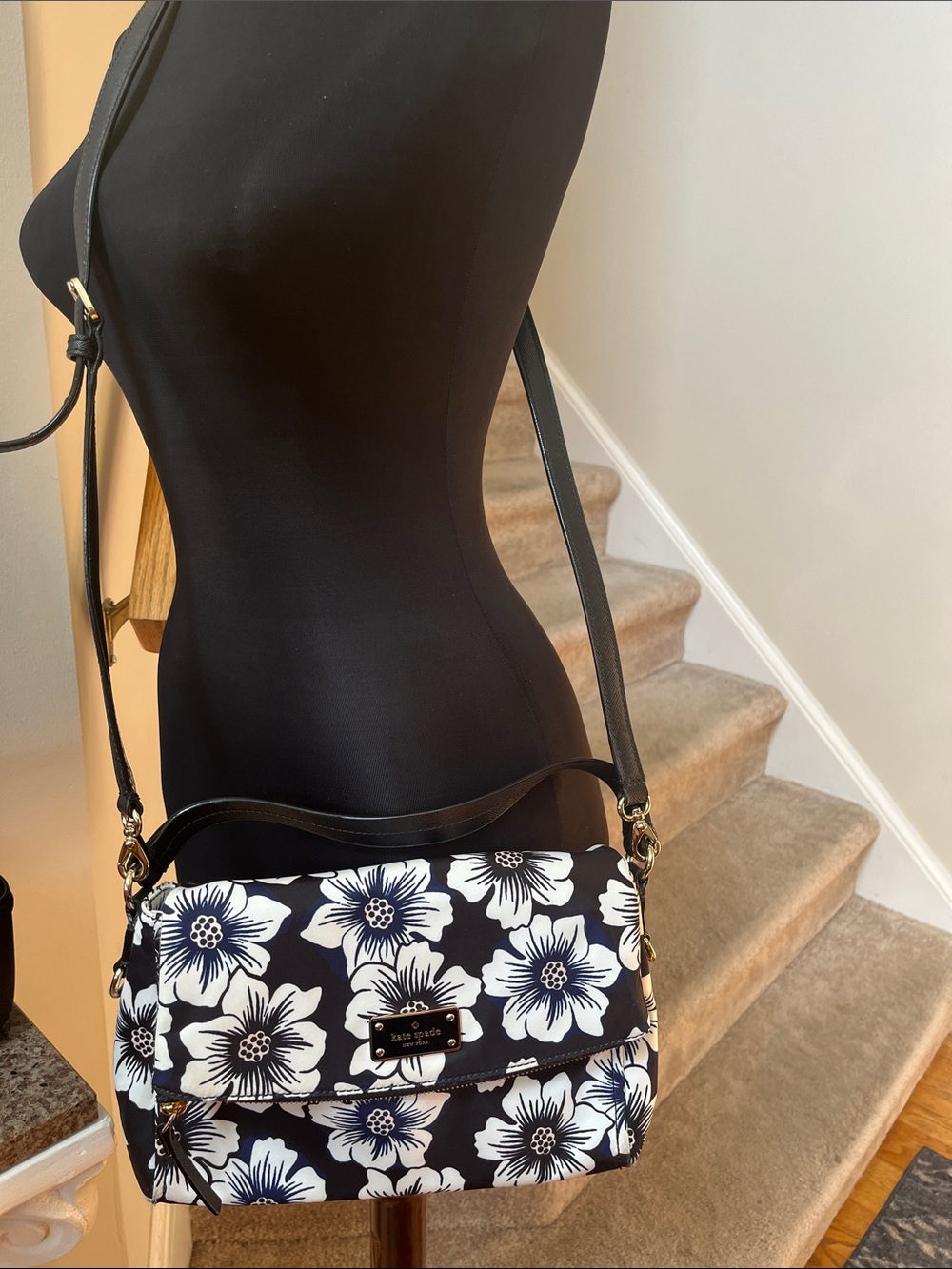 Kate spade fold over crossbody floral bag.